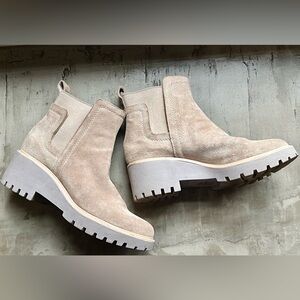 Dolce Vita Hailey ankle boot